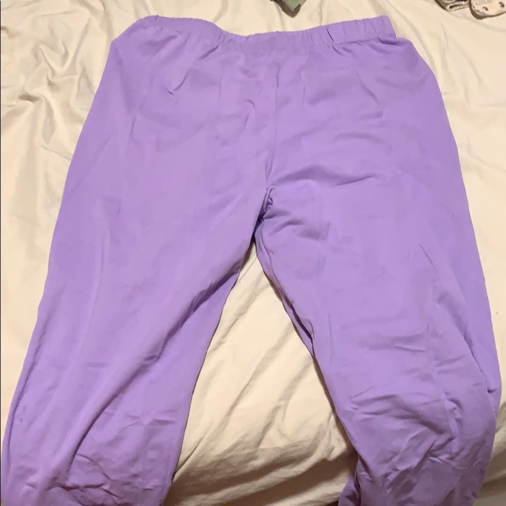 Purple stretchy leggings